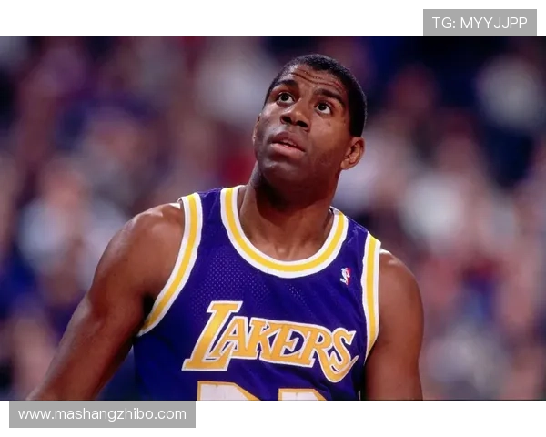 吴姓足球明星的辉煌历程与成就解析